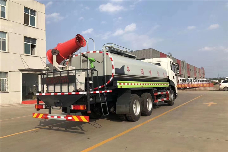 東風天龍后八輪20噸噴霧車，國六綠化噴灑車